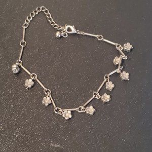 Silver Tone Flower Charm Bracelet Floral Theme 7-9